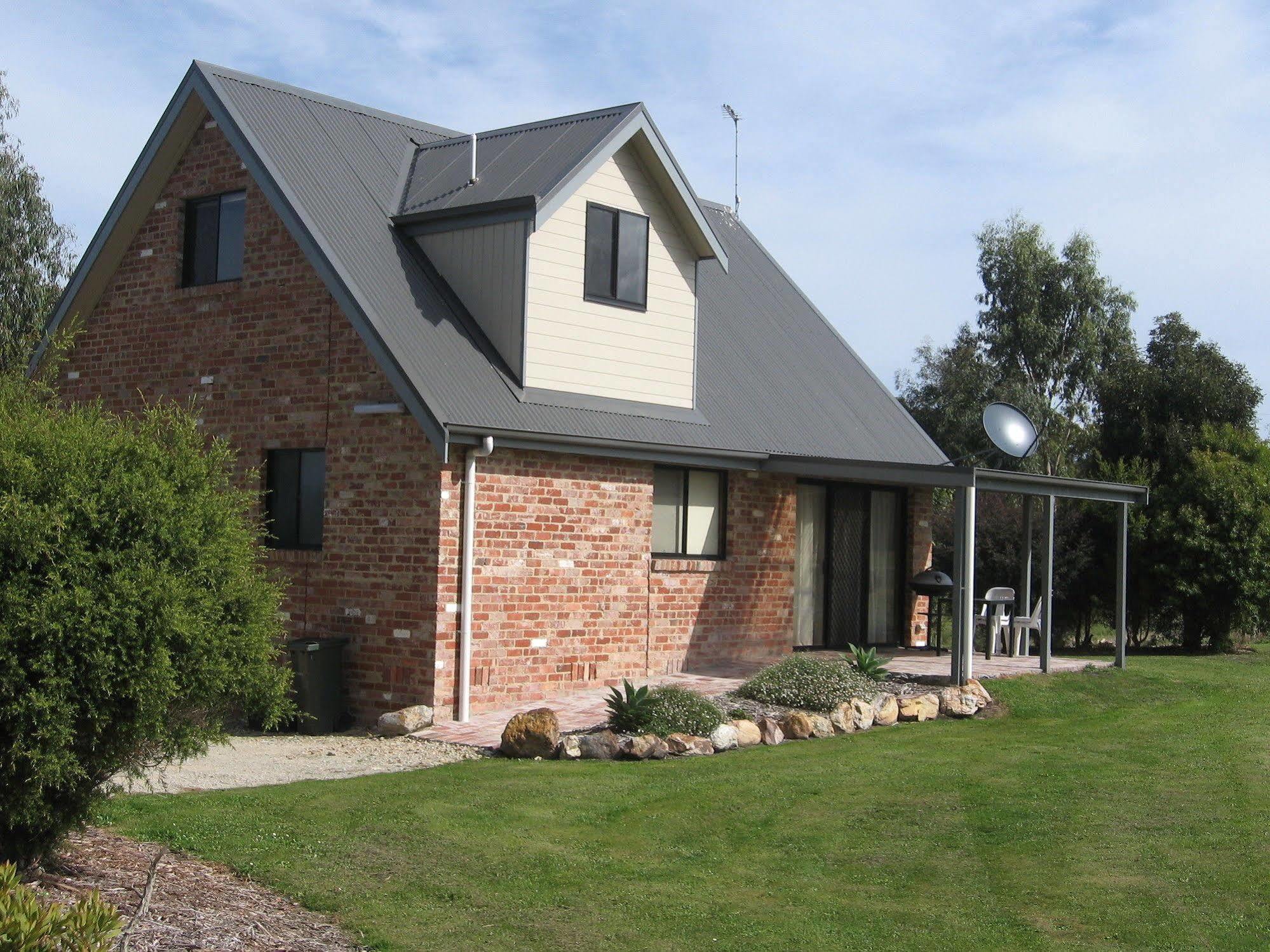 Prom Coast Holiday Lodge Waratah Bay Exterior photo